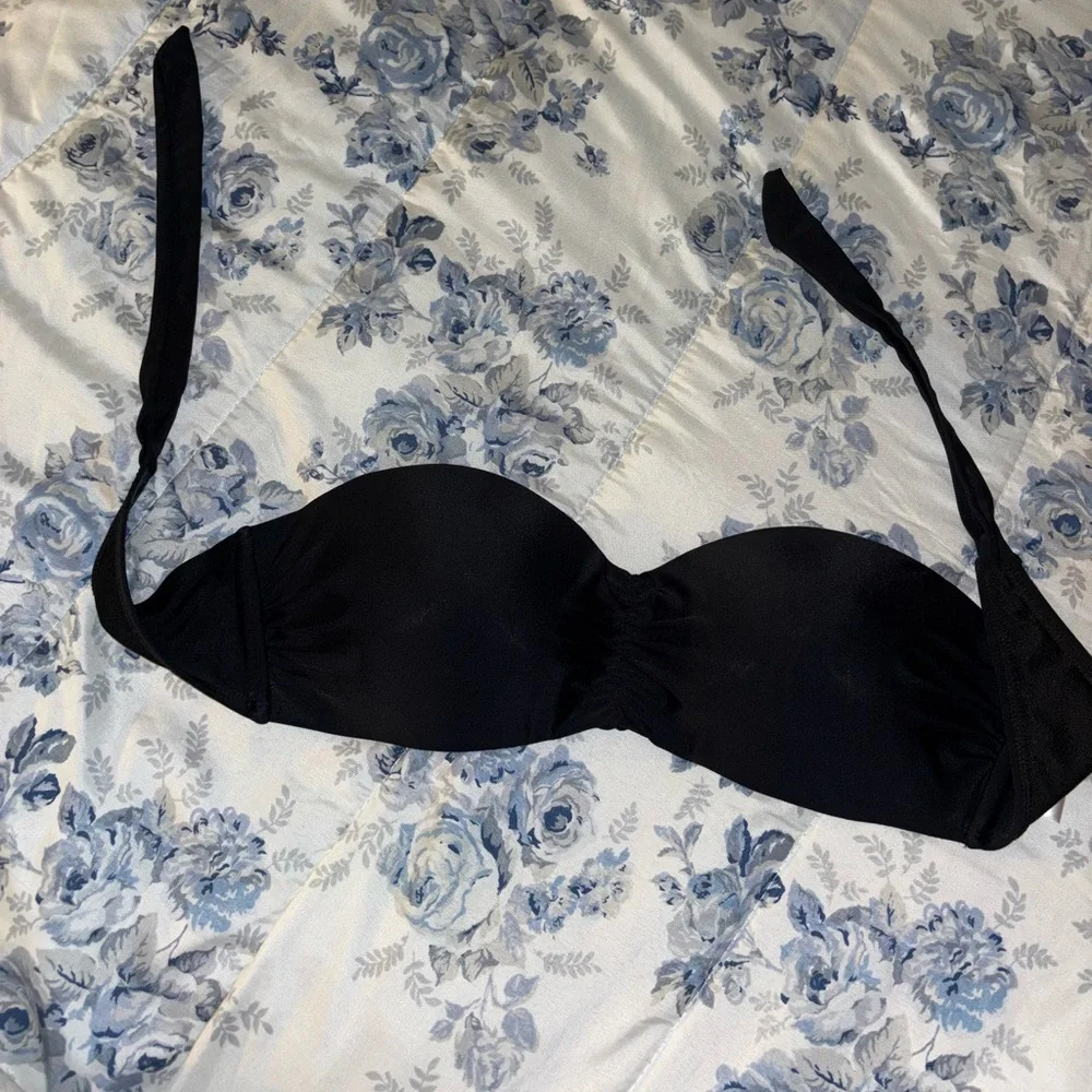 Strapless bikini top